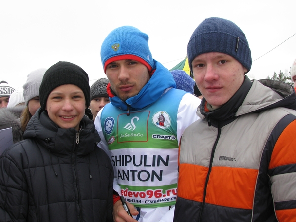 Дмитрий Косов (слева), Антон Шипулин (в центре), Егор Никодимов (справа).