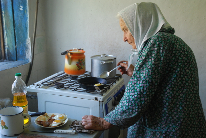 В квартирах жилых домов не выше 2 этажей допускается размещение одного газового баллона объемом не более 5 литров