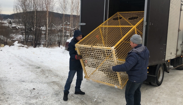 27.11.2019 г. Установка сеток для сбора пластика на улице Ильича. Нижнетуринцы активно приняли инициативу раздельного сбора пластика. За две недели было собрано более 11 кубов. В планах администрации НТГО – увеличить количество сеток для сбора пластиковых отходов 