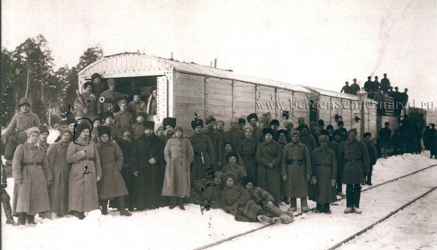 Команда бронепоезда «Ишимец» на станции ГБД