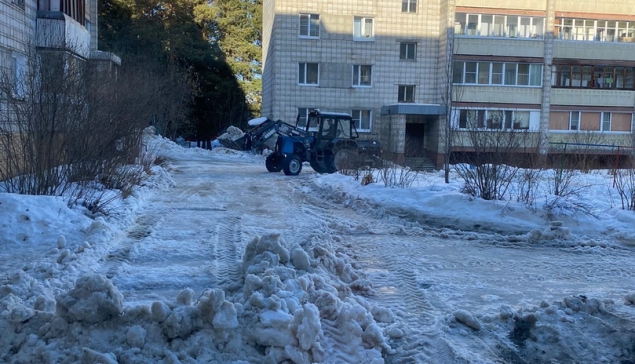 27 марта. Георгий Черепанов сам очистил свой двор на Декабристов. За что ему жители очень благодарны. Только вот где в каждом дворе найти такого Георгия? 