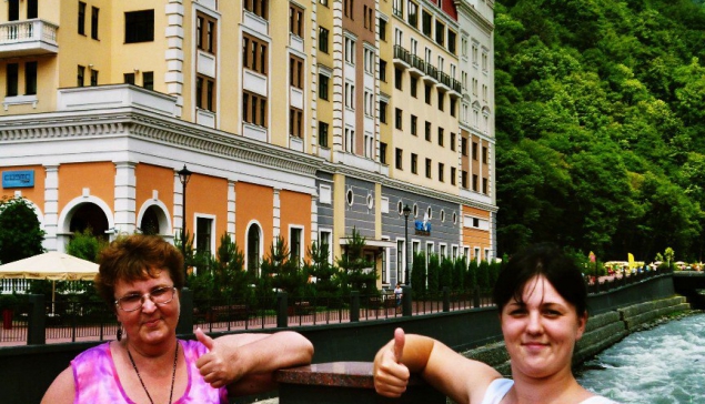 Любовь к путешествиям Полина получила от своей бабушки, Алевтины Николаевны, и мамы, Анны Александровны (на фото слева) 