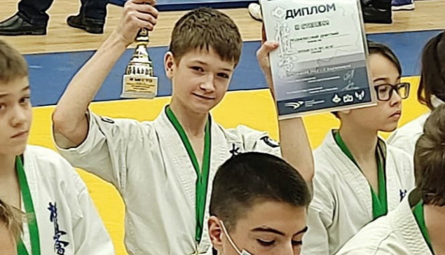 Дмитрий Поднебесный завоевал третье место в первенстве УрФО по киокусинкай. Поздравляем Диму и желаем новых побед