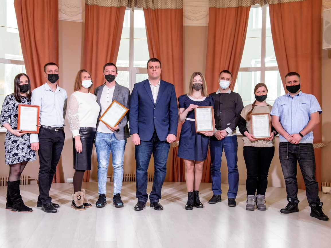 В Нижней Туре молодые семьи получили жилищные сертификаты 