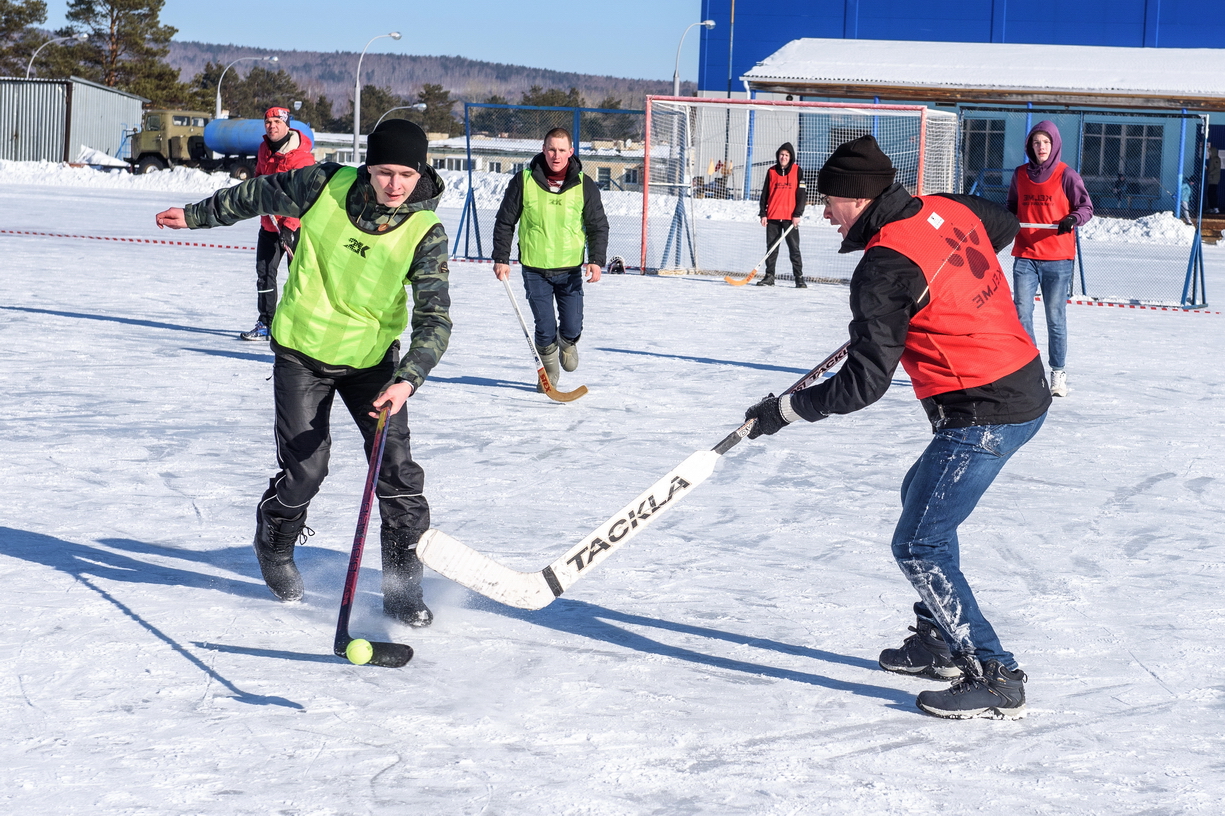 В хоккейных баталиях сошлись команды КСК и «Молодежного комитета»