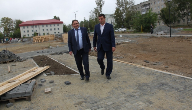 В завершение визита министр Николай Смирнов осмотрел ход работ по строительству парка «Восточный» и остался доволен их качеством и темпами
