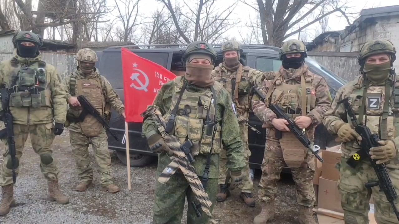 В феврале нижнетуринские волонтеры привезли гуманитарный груз в Донецкую народную республику, где в одном из подразделений служит нижнетуринец с позывным «Боксер»