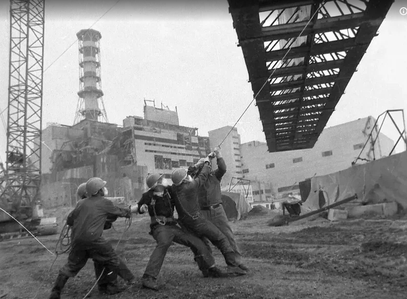 В ликвидации последствий катастрофы на Чернобыльской АЭС участвовали более 600 тысяч человек. Из Свердловской области уехало на ликвидацию аварии более 6 тысяч человек