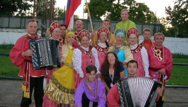 В 2006 году «Калинушка» посетила международный фестиваль в Венгрии, где выступали коллективы из 25 стран. Россию представляли два коллектива, один из них – «Калинушка»