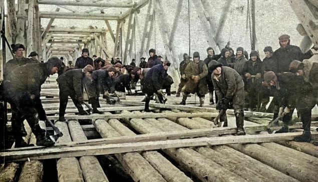 Известно, что в разное время труд заключенных использовался на самых тяжелых работах при строительстве промышленных предприятий, мостов, дорог