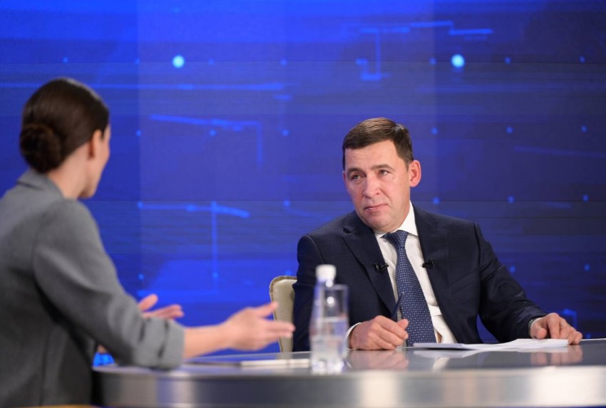 В студии канала ОТВ губернатор Куйвашев отвечал на вопросы жителей Свердловской области практически полтора часа. Некоторые из них были провокационными, но глава региона не избегал острых тем