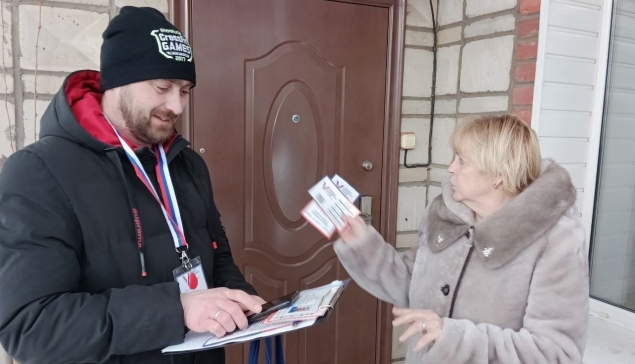 Организаторы выборов уважают личные границы жителей Свердловской области: избиратель вправе отказаться от общения. Однако чаще всего встречают «ИнформУИК» доброжелательно