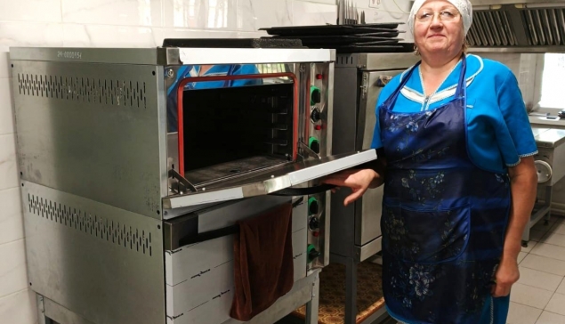 Современное кухонное оборудование появилось и в школе № 2. Это позволит вывести горячее питание учащихся на более качественный уровень . Фото Пресс-службы администрации НТМО Современное кухонное оборудование появилось и в школе № 2. Это позволит вывести горячее питание учащихся на более качественный уровень