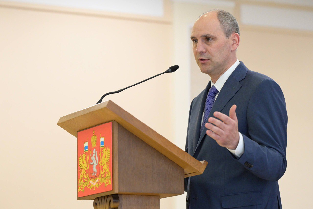 После заседания регионального правительства 23 октября губернатор Денис Паслер прокомментировал журналистам принятые решения и обозначил векторы дальнейшей работы