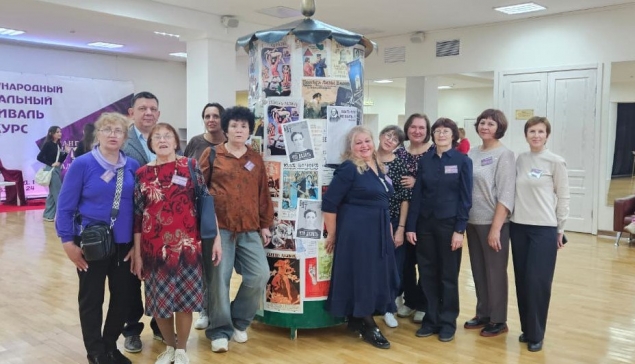 Спектакль «Семь мисок, семь ложек» сначала покорил исовчан и нижнетуринцев, и вот вышел уже на международный уровень