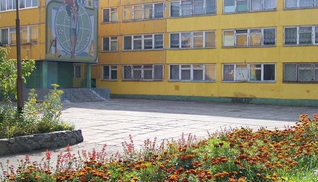 История школы № 7 вмещает в себя полтора века, неразрывно связанных с развитием Нижнетуринского округа. Множество замечательных педагогов и выпускников гордо говорят сегодня: «Мы из седьмой»