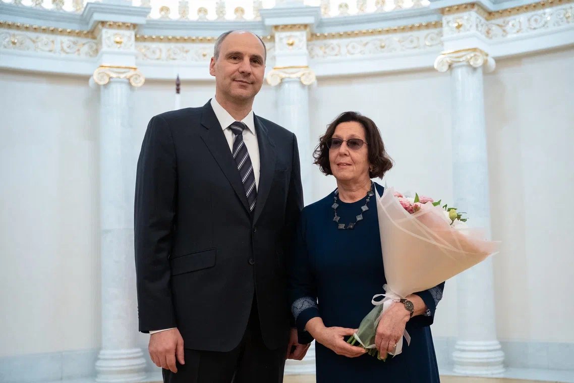 Денис Паслер и Наталья Азовская. 28 октября Губернатор Свердловской области вручил государственные награды РФ, награды Президента России и региональные награды 42 выдающимся уральцам