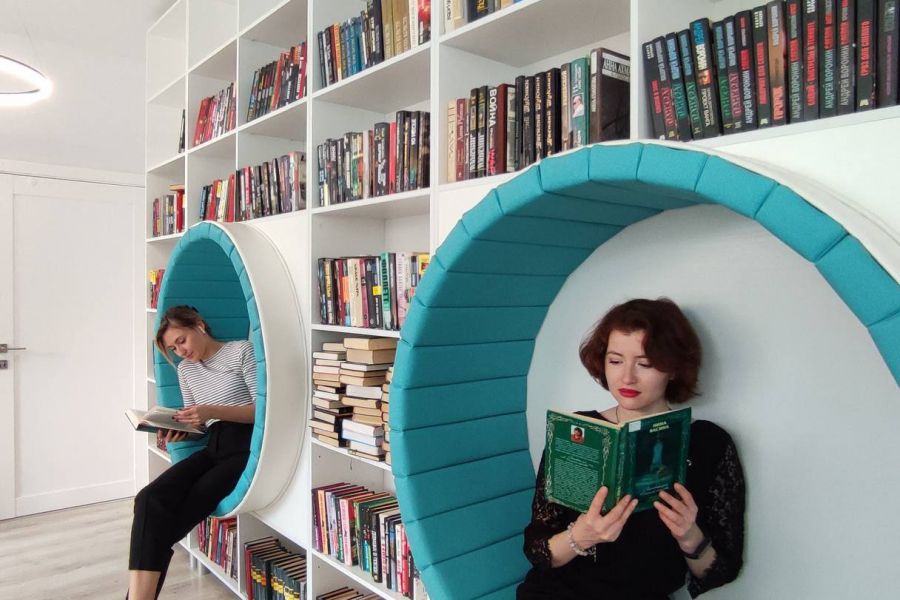 В 2026 году в Свердловской области будут обновлены три библиотеки, а по модельному стандарту переоснастят пять муниципальных библиотек