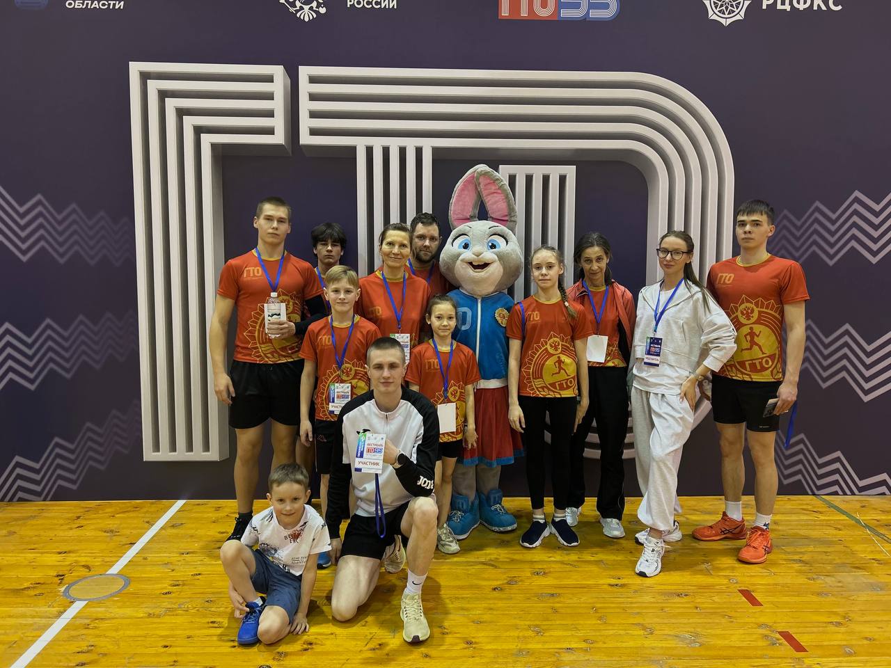 Команда Нижнетуринского округа, участвовавшая в региональном этапе Зимнего фестиваля Всероссийского физкультурно-спортивного комплекса ГТО 1 февраля. Татьяна Шеметова – вторая справа