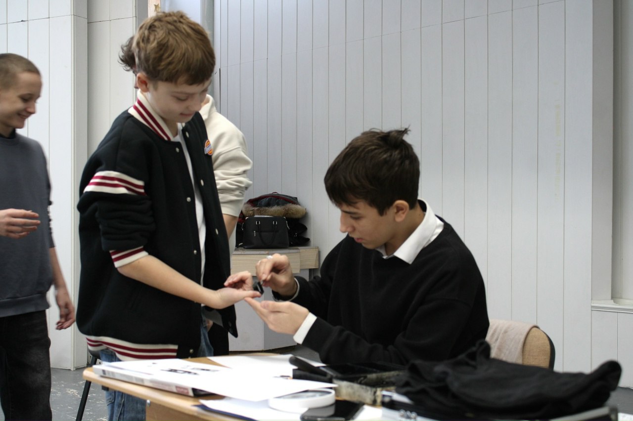 Школьникам была предоставлена возможность практического применения полученных знаний: например, провести дактилоскопическую экспертизу