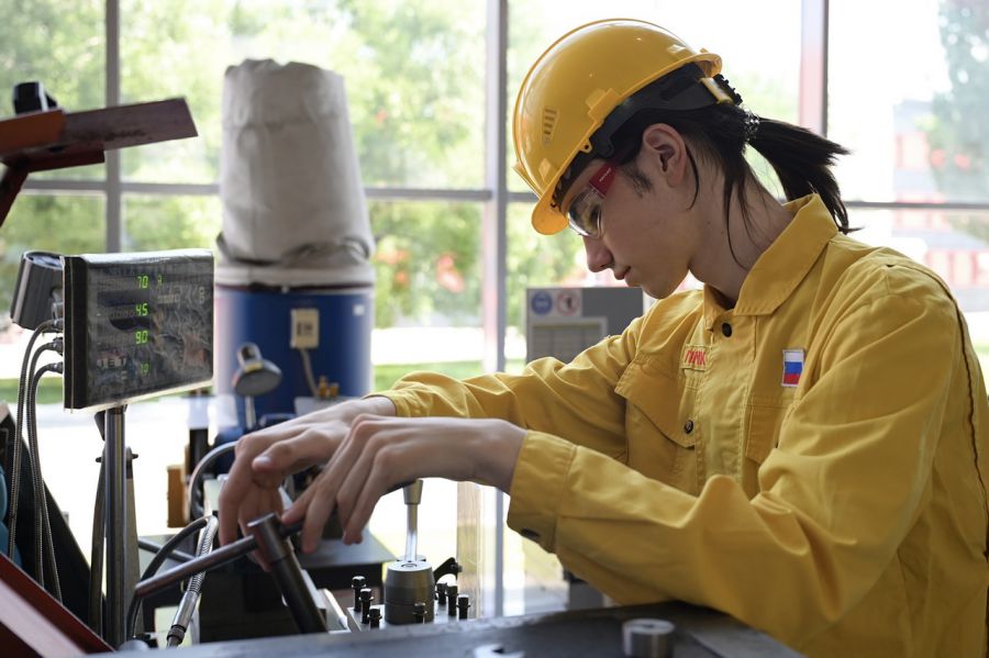 На сегодняшний день кластеры «Профессионалитета» в Свердловской области насчитывают 87 образовательных организаций и 256 компаний-партнеров, включая 135 промышленных предприятий