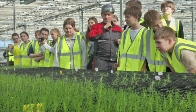 Школьники из Нижней Туры побывали на экскурсии в лесосеменном центре в Верхней Туре