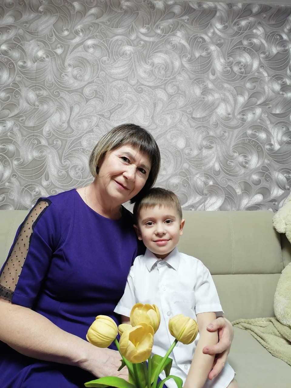 Елена Шарпило с внуком Арсением. Ее сердце полно любви к близким