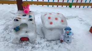 Муниципальный смотр зимних участков «Герои любимых сказок», посвященный Году театра в России