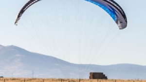 На одном крыле 