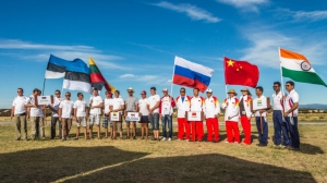 На одном крыле 