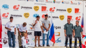 На одном крыле 