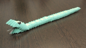 Змейка спешит по делам (автор Андрей Бородин).