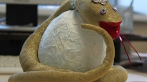 Заботливая змейка-мама. (автор - Ирина Бахматова).