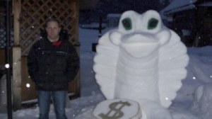 Змея денежку принесла. (автор - Андрей Коптелов).