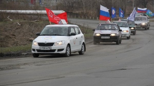 Колонну возглавляет ДОСААФ