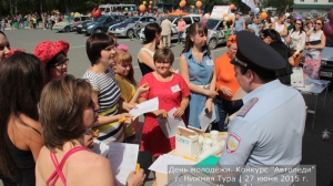 За рулём красавицы