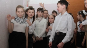 Ждем выхода на сцену.