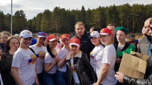 «Чтобы меньше посещать больницы и поликлиники, нужно регулярно заниматься спортом», – с таких слов начал урок здоровья олимпийский чемпион по биатлону Антон Шипулин / Фото редакции газеты «Время»