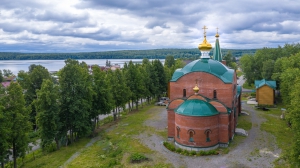 Церковь в Нижней Туре