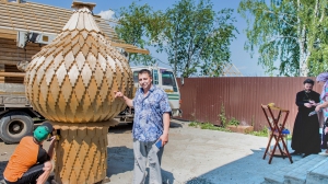 Установка купола на храм в Новой Туре