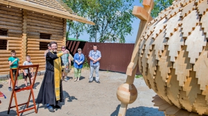 Установка купола на храм в Новой Туре