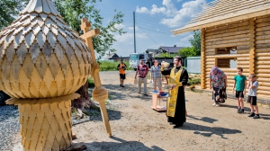 Установка купола на храм в Новой Туре