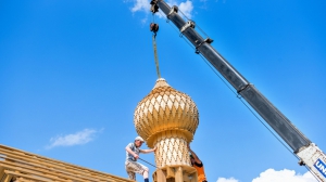 Установка купола на храм в Новой Туре