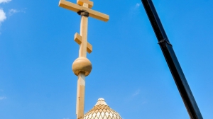 Установка купола на храм в Новой Туре