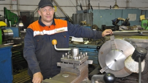 Виктор Богданов, токарь