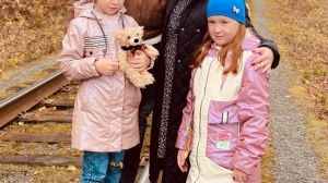 Семья Петровых Вячеслав, Алена, Алиса и Дарья